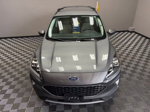Used 2022 Ford Escape Titanium image 5