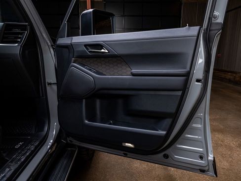 Used 2025 Lexus GX 550 image 38