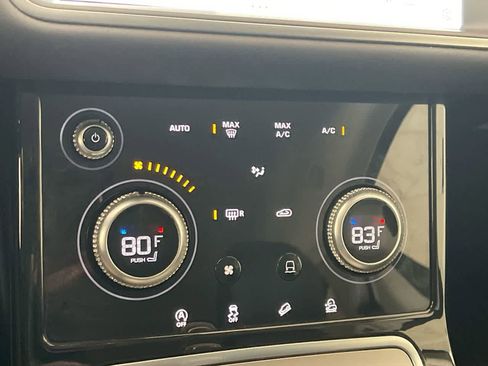 Used 2022 Land Rover Range Rover Evoque S image 19