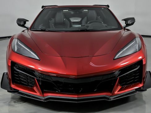 Used 2023 Chevrolet Corvette Z06 w/ Z07 Performance Package image 5