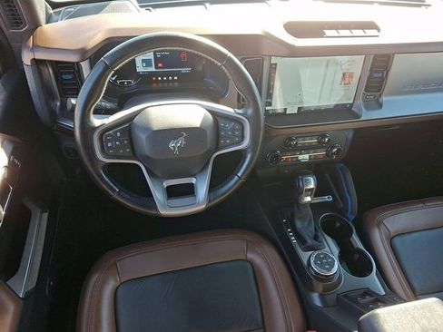 Used 2022 Ford Bronco Outer Banks AWD/4WD image 2
