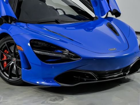 Used 2018 McLaren 720S Performance RWD image 3