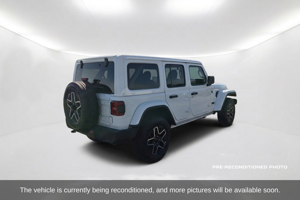 Used 2026 Jeep Wrangler Unlimited Sahara AWD/4WD image 6