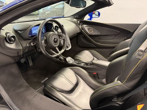 Used 2020 McLaren 570S image 8