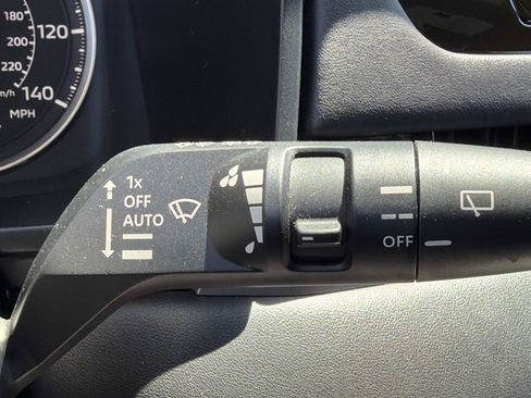 Used 2025 Mitsubishi Outlander SE FWD image 30