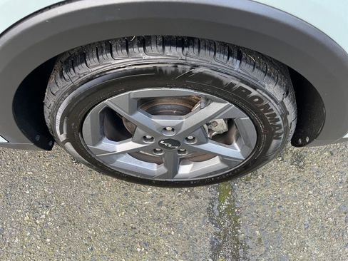 Used 2025 Kia K4 LXS image 31