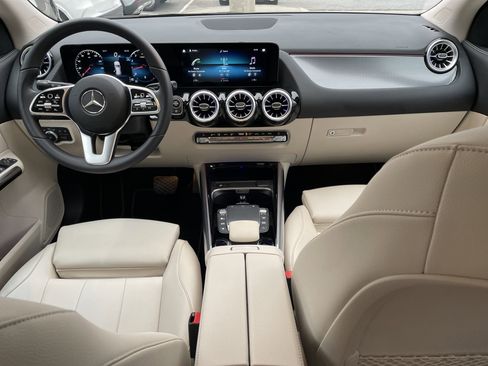 Certified 2022 Mercedes-Benz GLA 250 image 22