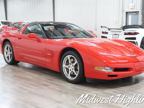 Used 2002 Chevrolet Corvette Coupe w/ Preferred Equipment Group2 RWD image 8
