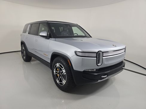 Used 2022 Rivian R1S Launch Edition image 7
