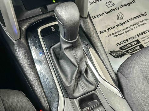 Used 2024 Toyota Corolla Cross LE w/ Moonroof Package AWD/4WD image 18