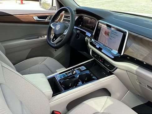 New 2026 Volkswagen Atlas SE image 9