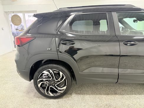Used 2025 Chevrolet TrailBlazer RS w/ Convenience Package image 9
