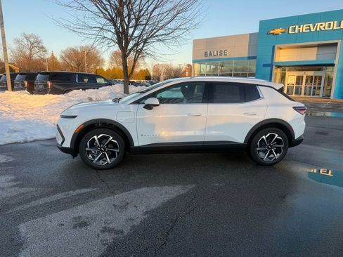 New 2026 Chevrolet Equinox EV LT FWD image 2