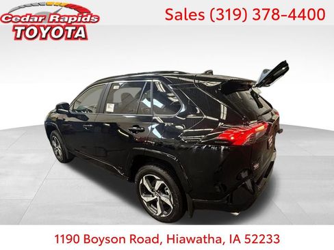 New 2025 Toyota RAV4 SE image 2