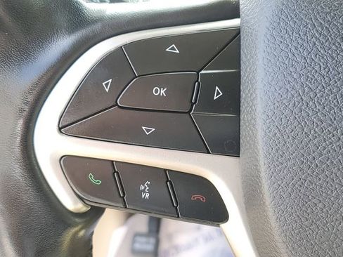 Used 2021 Jeep Grand Cherokee Limited image 10