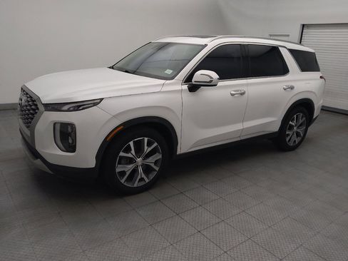 Used 2022 Hyundai Palisade SEL w/ Premium Package FWD image 2