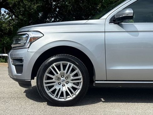 Used 2024 Ford Expedition Limited RWD image 5