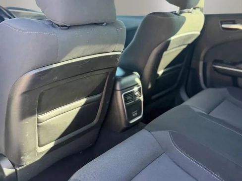 Used 2019 Dodge Charger SXT RWD image 17
