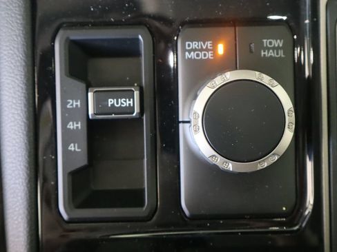 Used 2022 Toyota Tundra Limited AWD/4WD image 27
