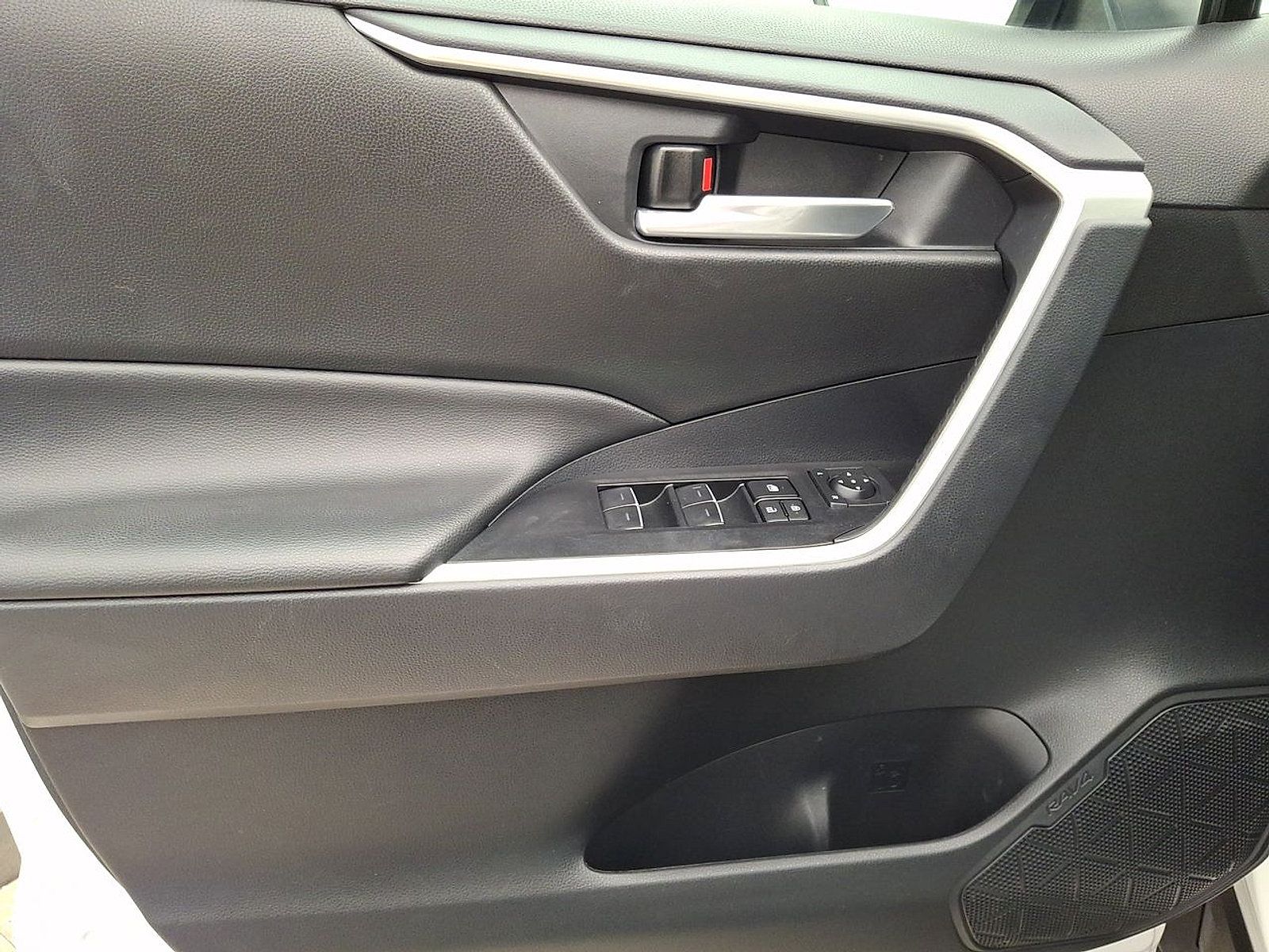 Certified 2025 Toyota RAV4 XLE AWD/4WD image 14