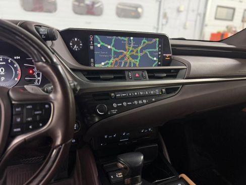 Used 2019 Lexus ES 350 w/ Premium Package image 18