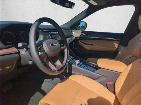 New 2025 Jeep Grand Cherokee Summit AWD/4WD image 3