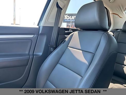 Used 2009 Volkswagen Jetta Sedan FWD image 28