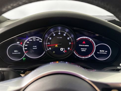 Used 2020 Porsche Cayenne image 19