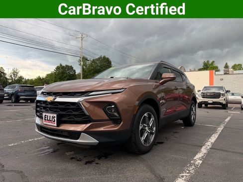 Used 2023 Chevrolet Blazer LT AWD/4WD image 1