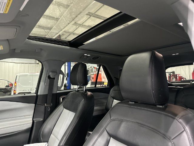 Used 2023 Ford Explorer XLT w/ Equipment Group 202A AWD/4WD image 20