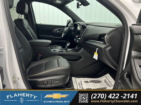 Used 2023 Chevrolet Traverse Premier AWD/4WD image 15