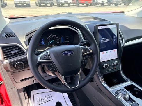 Used 2024 Ford Edge Titanium w/ Equipment Group 301A AWD/4WD image 4