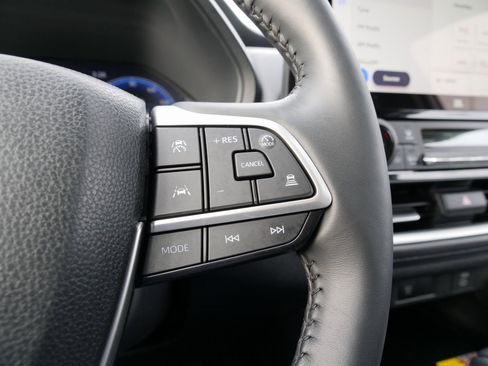 Used 2024 Toyota Grand Highlander Limited image 23