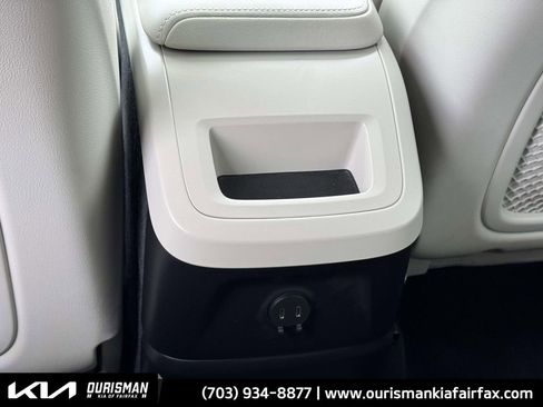 Used 2022 Volvo XC60 T8 Inscription w/ Advanced Package image 28