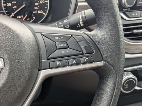 Used 2025 Nissan Altima 2.5 SV FWD image 22