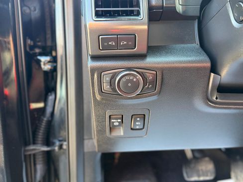 Used 2020 Ford F150 Lariat w/ Equipment Group 502A Luxury image 14