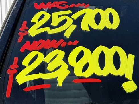 Used 2023 Mitsubishi Outlander SE Black Edition image 2