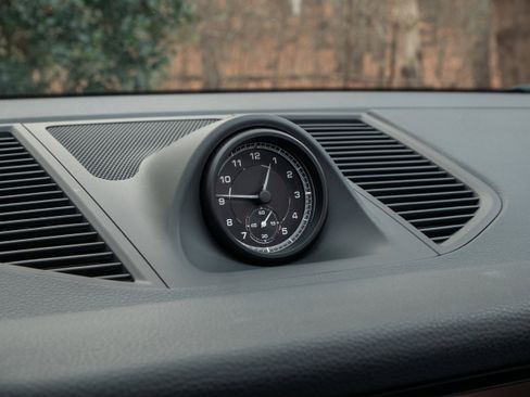 Used 2025 Porsche Macan image 27