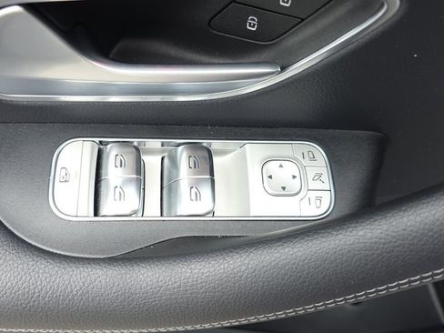 Certified 2025 Mercedes-Benz GLE 350 4MATIC image 12