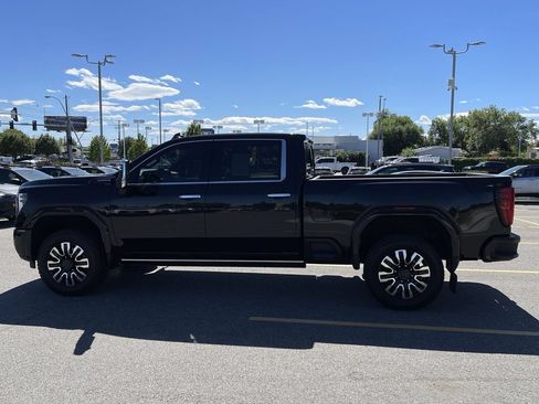 Used 2024 GMC Sierra 3500 Denali Ultimate AWD/4WD image 4