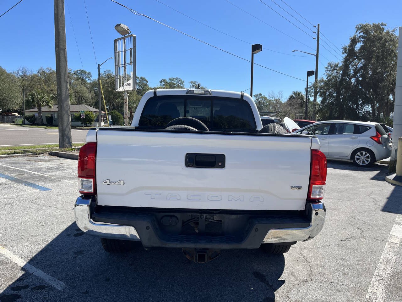 Used 2017 Toyota Tacoma SR5 w/ Tow Package AWD/4WD image 14