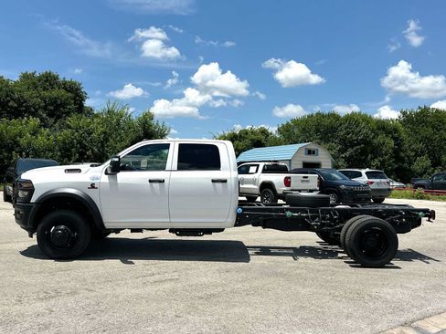 New 2026 RAM 5500 Tradesman AWD/4WD image 12