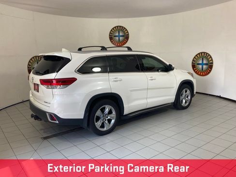 Used 2017 Toyota Highlander Limited w/ Carpet Mat Package AWD/4WD image 18