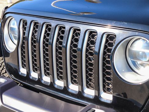 Used 2021 Jeep Gladiator Overland w/ Popular Equipment Package image 6