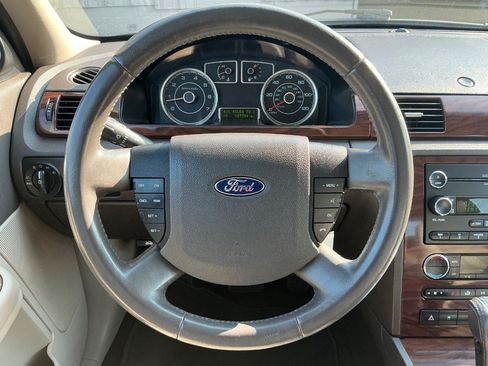 Used 2009 Ford Taurus SEL FWD image 21