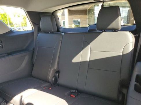 Used 2021 Chevrolet Traverse RS image 14