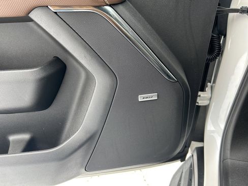 Used 2025 Chevrolet Suburban High Country image 9