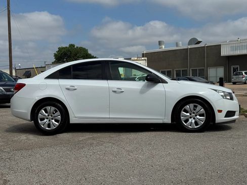 Used 2012 Chevrolet Cruze LS w/ Connectivity Package FWD image 8