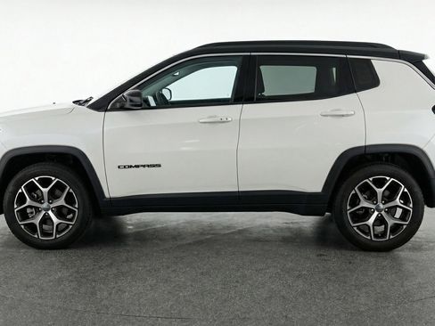 Used 2025 Jeep Compass Limited AWD/4WD image 5