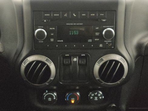 Used 2017 Jeep Wrangler Sport w/ Quick Order Package 24S AWD/4WD image 25